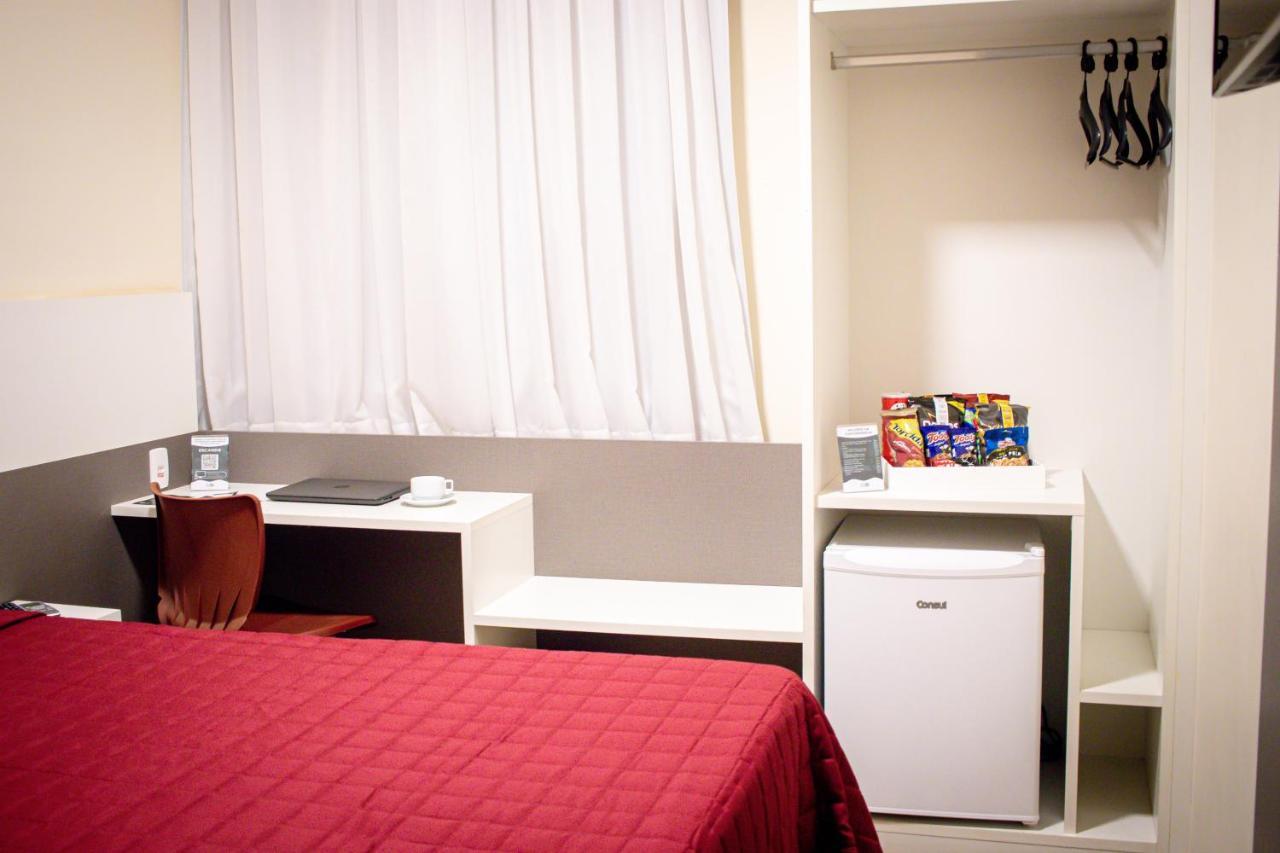 Hotel H2 Congonhas Eksteriør billede A typical room at a capsule hotel